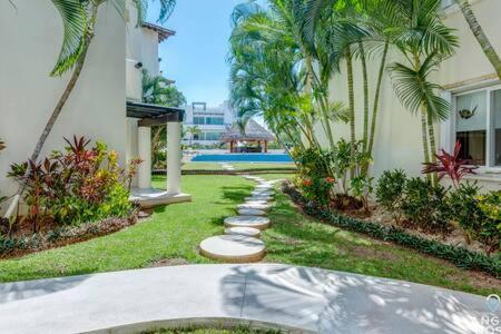 Apartamento Pool, Gazebo, Parking, 2 Blocks To Beach & 5th Ave Playa del Carmen