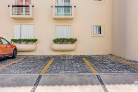 Pool, Gazebo, Parking, 2 Blocks To Beach & 5th Ave Playa del Carmen