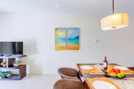 Pool, Gazebo, Parking, 2 Blocks To Beach & 5th Ave Apartamento Playa del Carmen