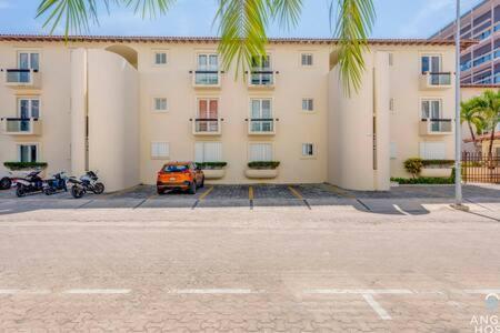 Pool, Gazebo, Parking, 2 Blocks To Beach & 5th Ave Apartamento *