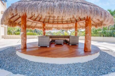 Apartamento Pool, Gazebo, Parking, 2 Blocks To Beach & 5th Ave